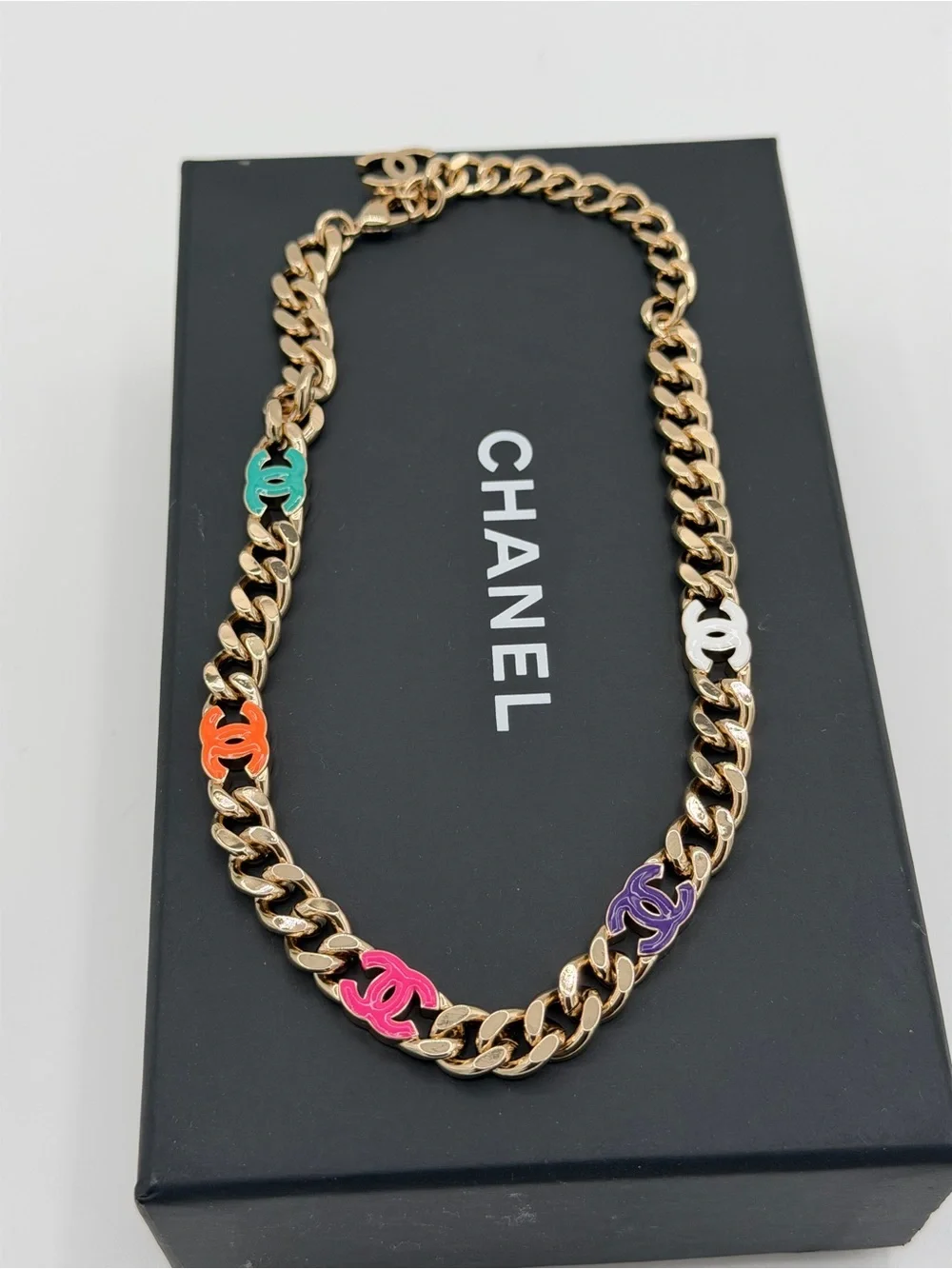 Chanel CC enamel Choker Necklace in box Authentic ❤️